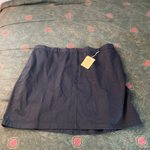 L.L.Bean Wrinkle Resistant Skirt Classic Fit Curvy Navy Blue Plus Size 24W NWT - Picture 1 of 8